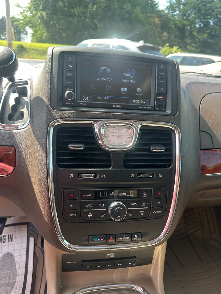 Chrysler Town & Country Limited Platinum 2016