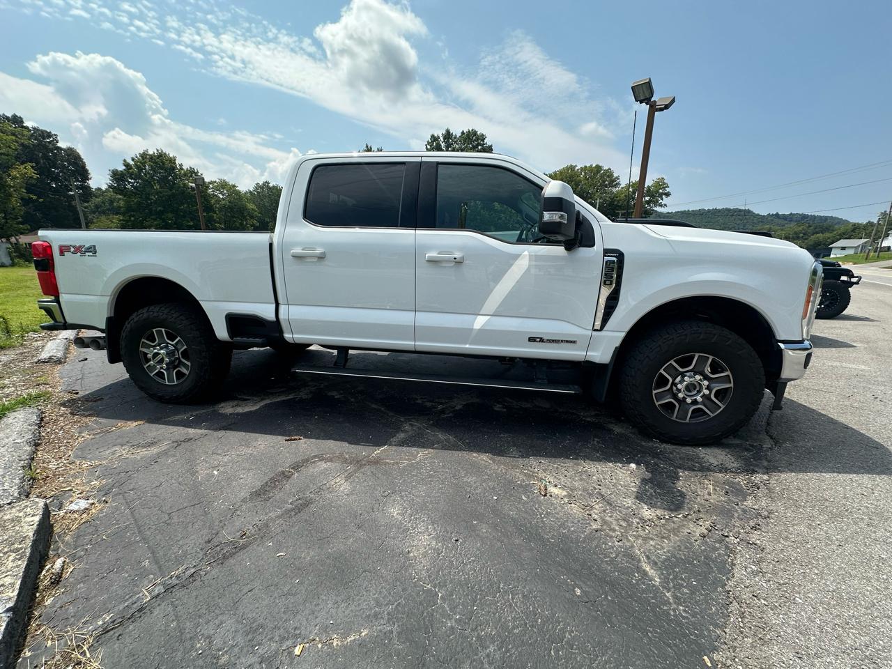 Ford F-350 SD King Ranch Crew Cab Long Bed 4WD 2023