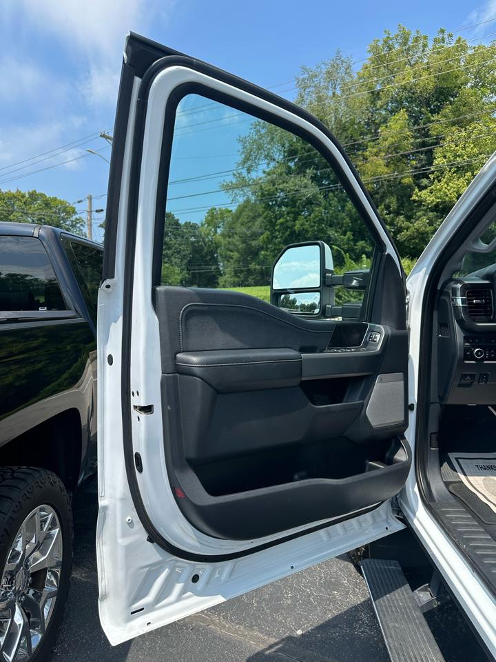 Ford F-350 SD King Ranch Crew Cab Long Bed 4WD 2023