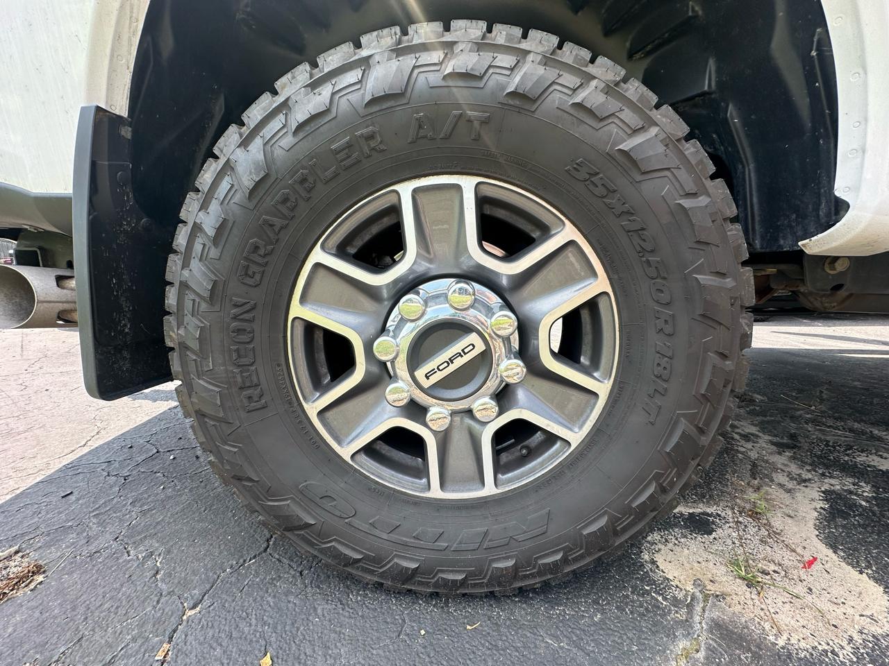 Ford F-350 SD King Ranch Crew Cab Long Bed 4WD 2023
