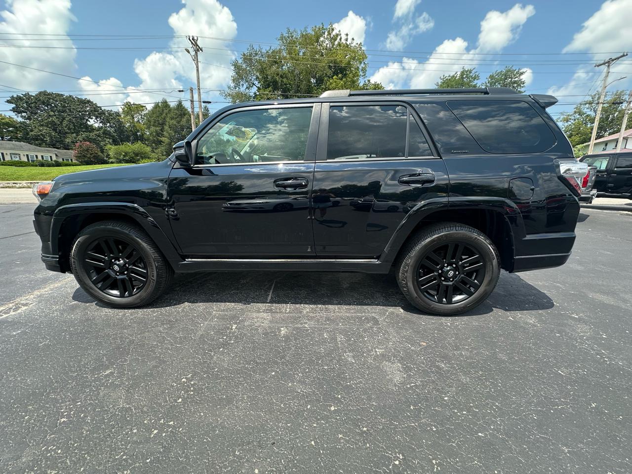 Toyota 4Runner Nightshade 4WD 2021