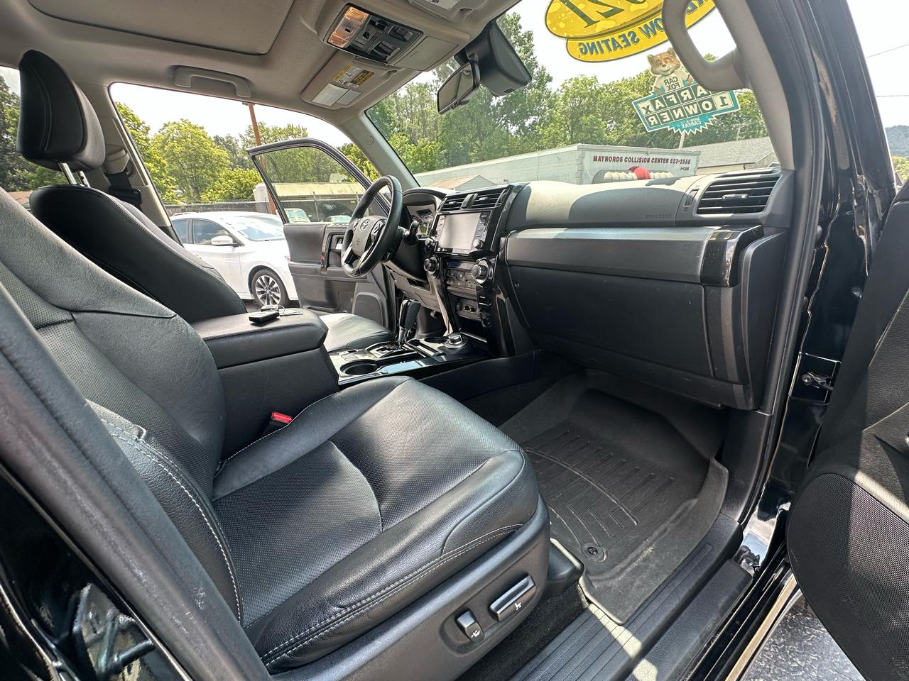 Toyota 4Runner Nightshade 4WD 2021
