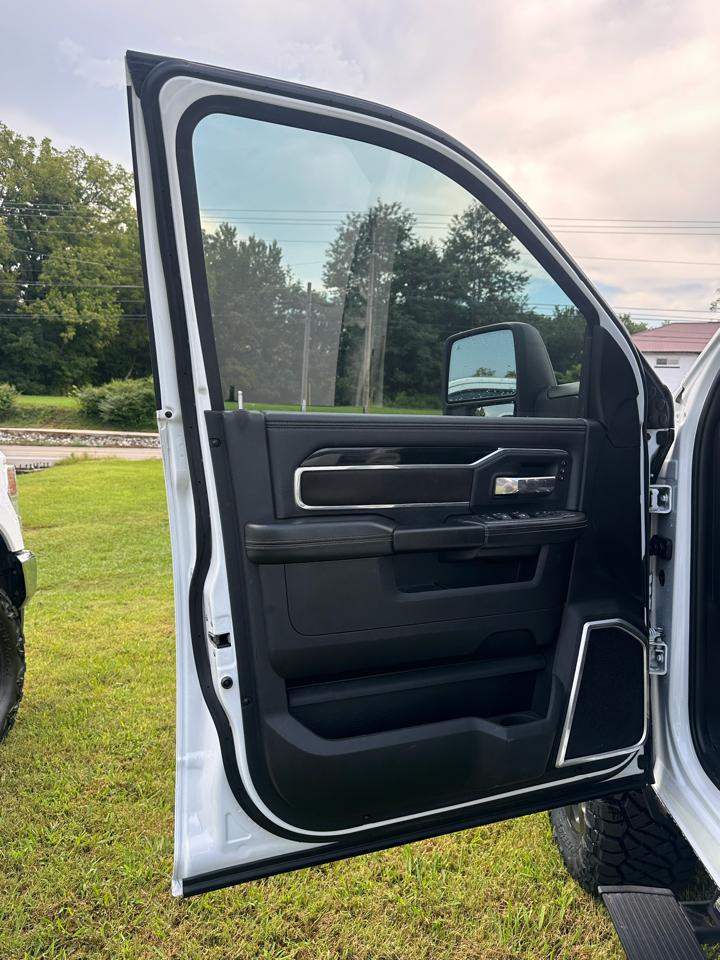 RAM 2500 Laramie Crew Cab SWB 4WD 2023