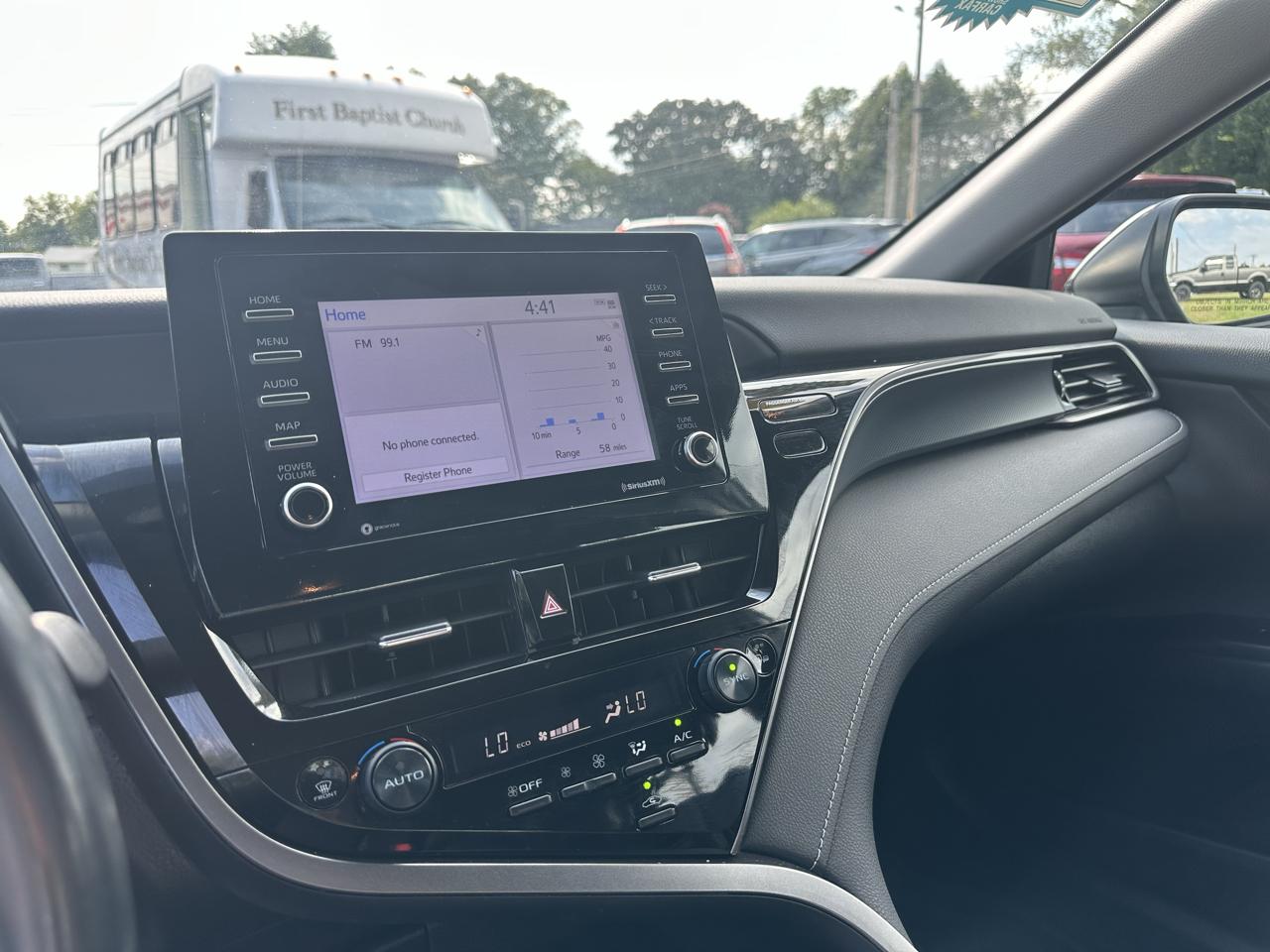 Toyota Camry SE 2022