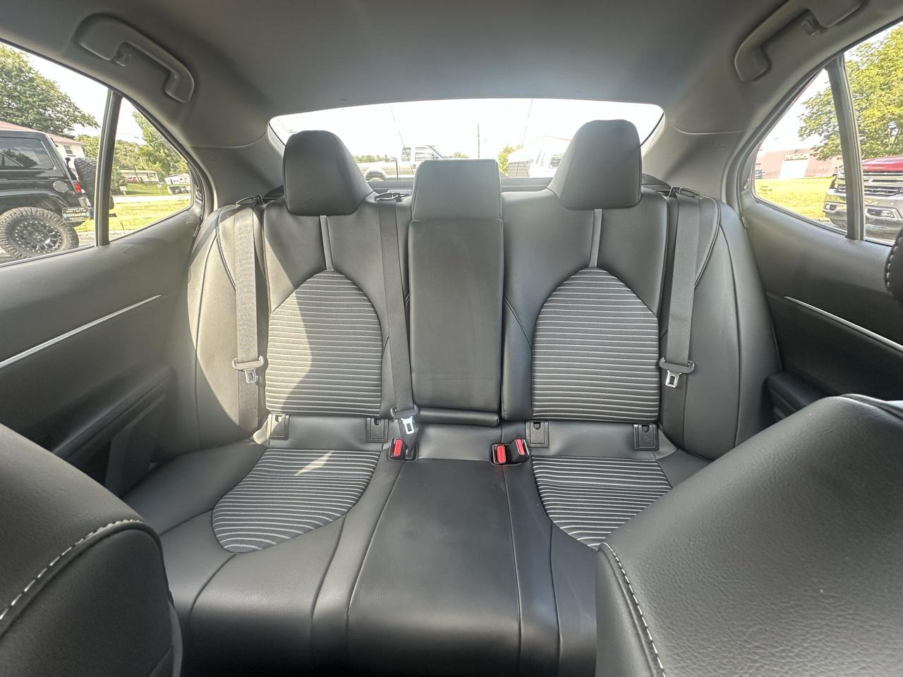 Toyota Camry SE 2022