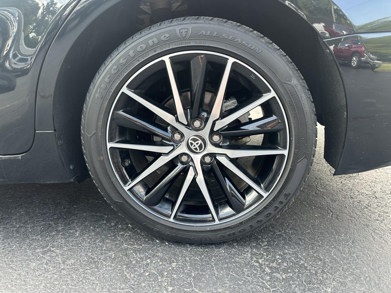 Toyota Camry SE 2022