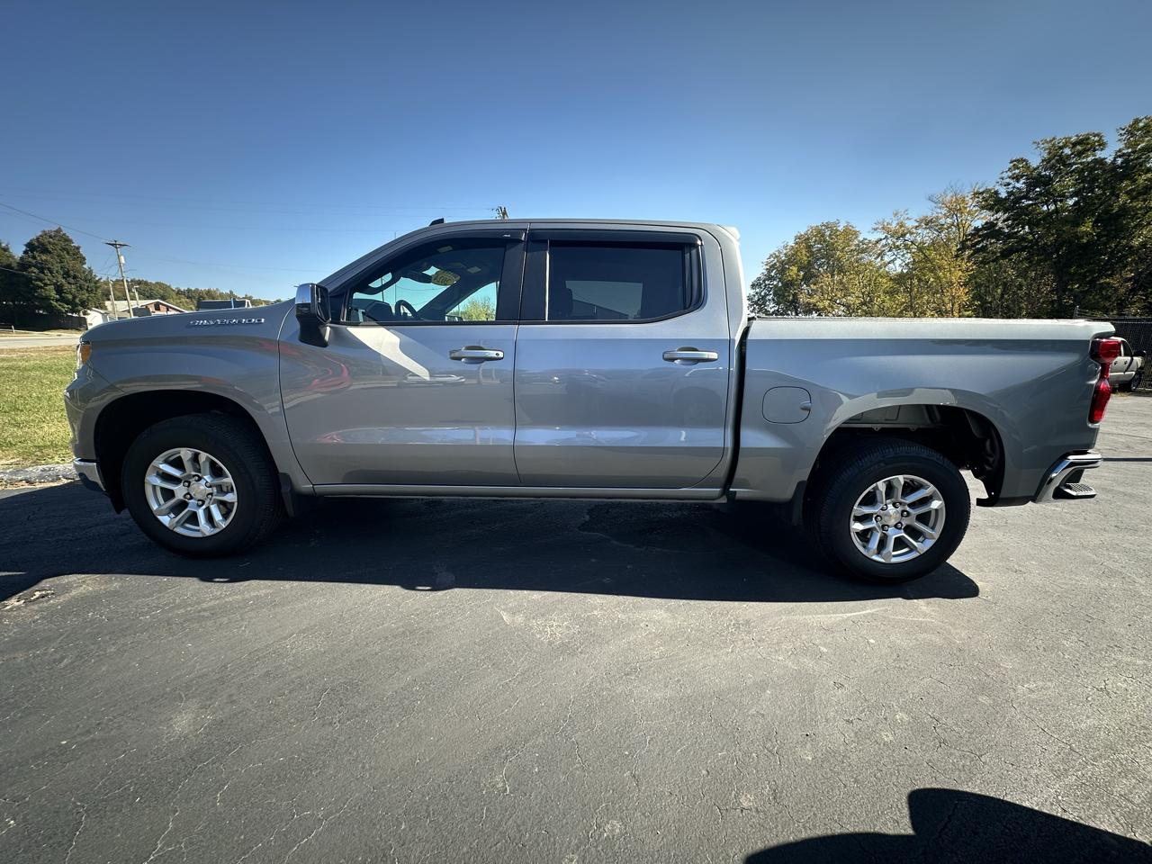 Chevrolet Silverado 1500 LT Crew Cab 2WD 2024