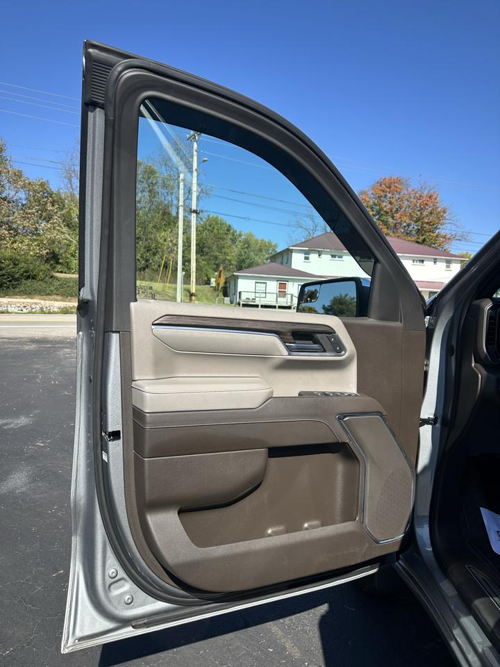 Chevrolet Silverado 1500 LT Crew Cab 2WD 2024