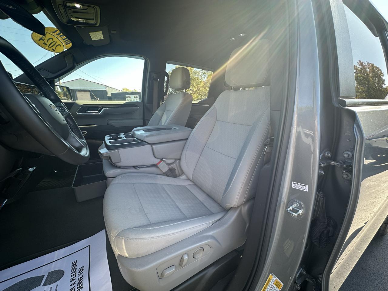 Chevrolet Silverado 1500 LT Crew Cab 2WD 2024