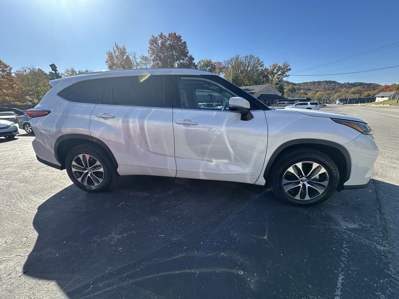 Toyota Highlander XLE FWD V6 2021