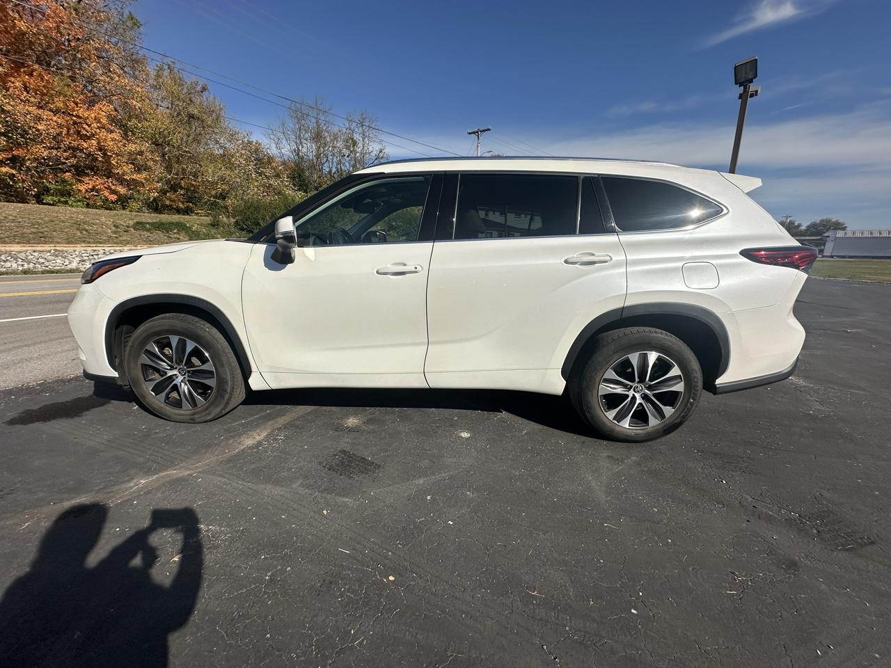 Toyota Highlander XLE FWD V6 2021