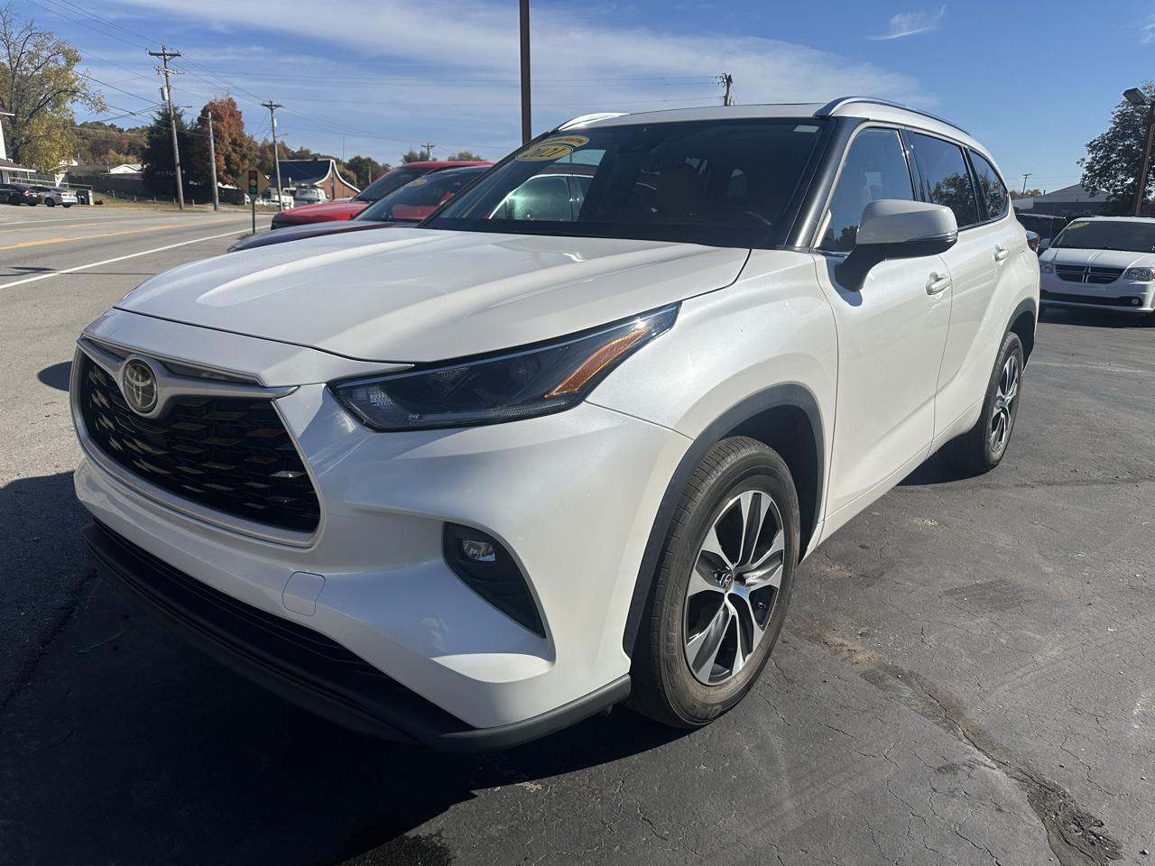 Toyota Highlander XLE FWD V6 2021