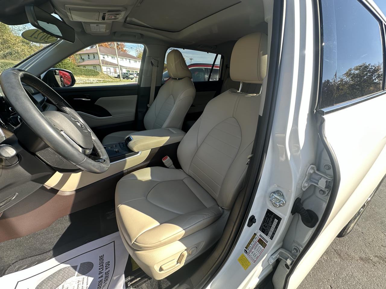 Toyota Highlander XLE FWD V6 2021