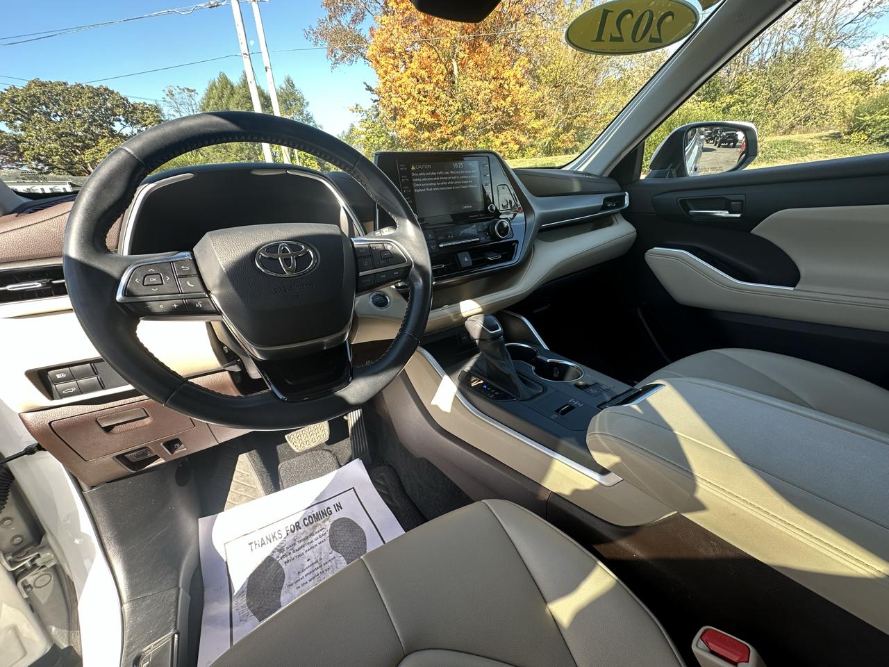 Toyota Highlander XLE FWD V6 2021