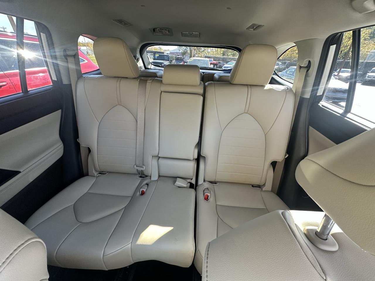 Toyota Highlander XLE FWD V6 2021