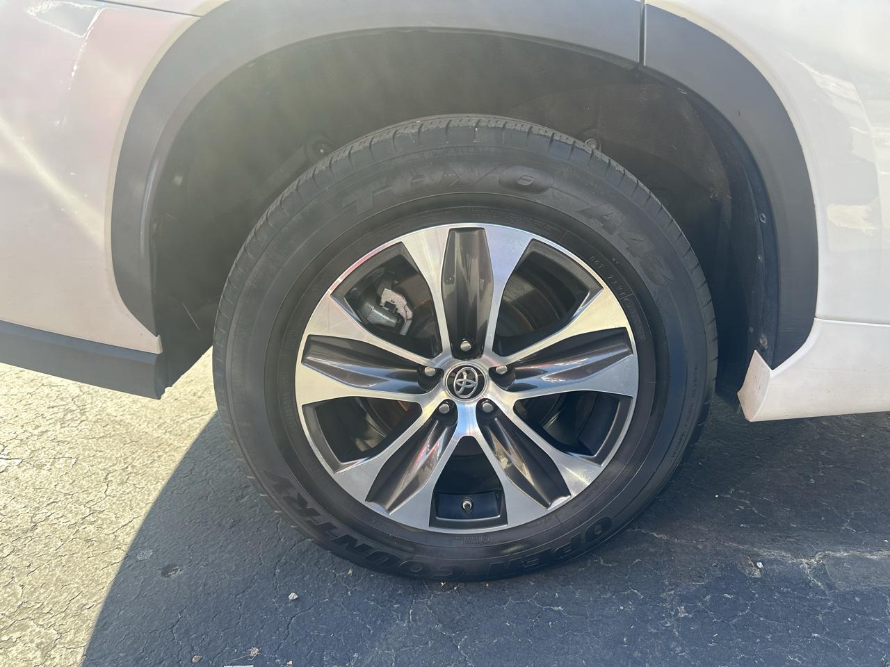 Toyota Highlander XLE FWD V6 2021