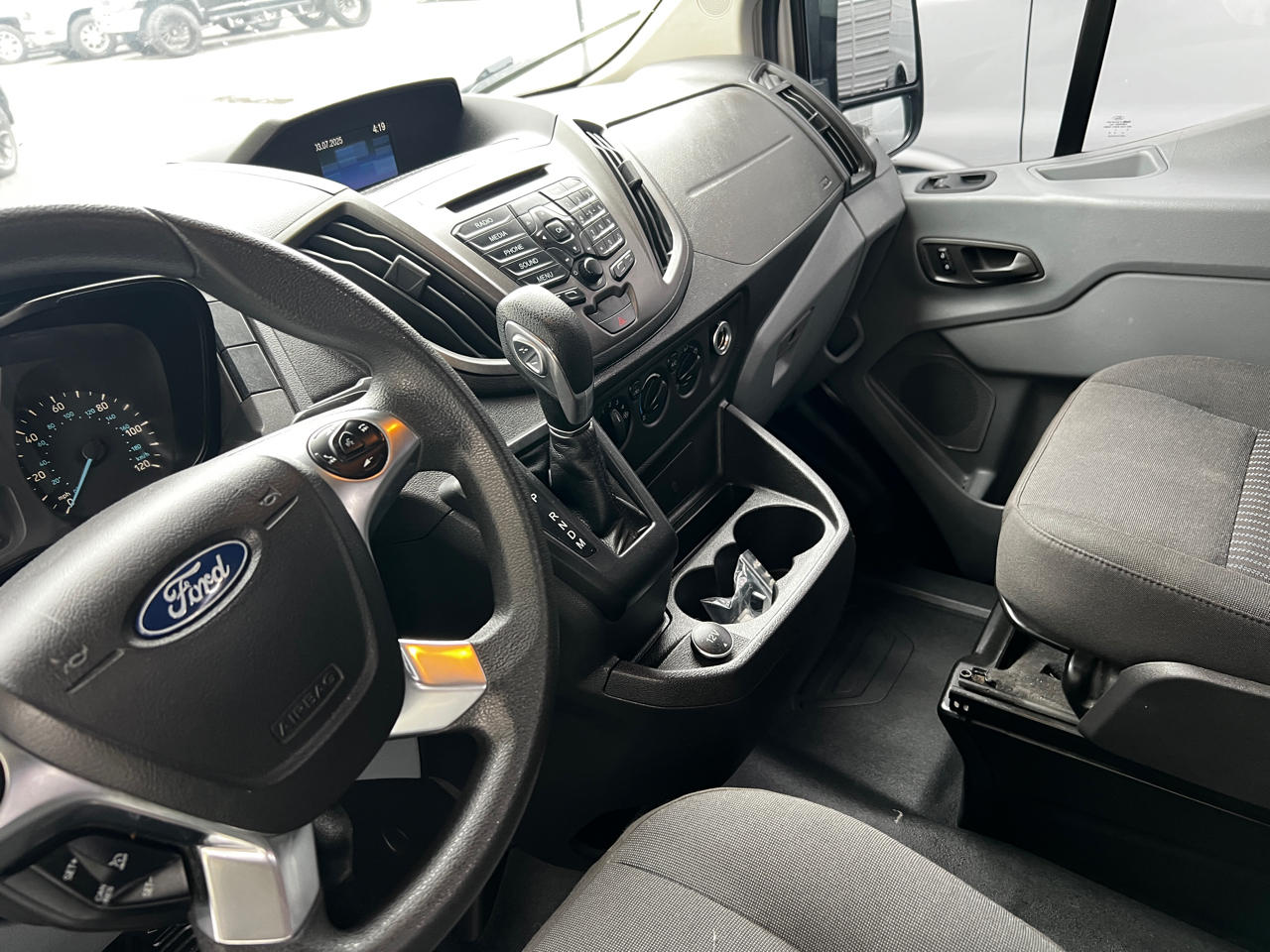 Ford Transit 250 Van Med. Roof w/Sliding Pass. 148-in. WB 2019