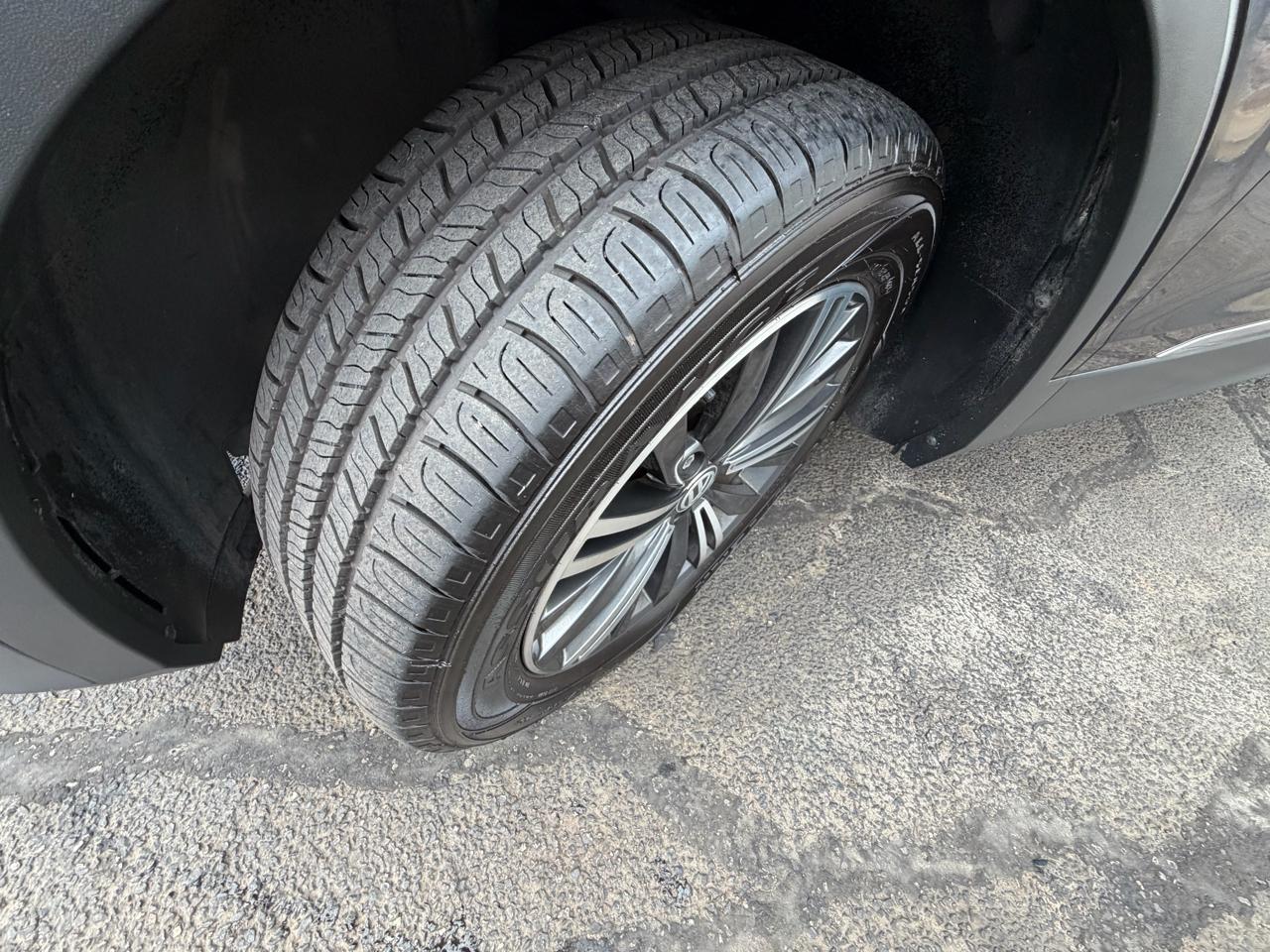Volkswagen Tiguan 2.0T SEL 4MOTION 2018