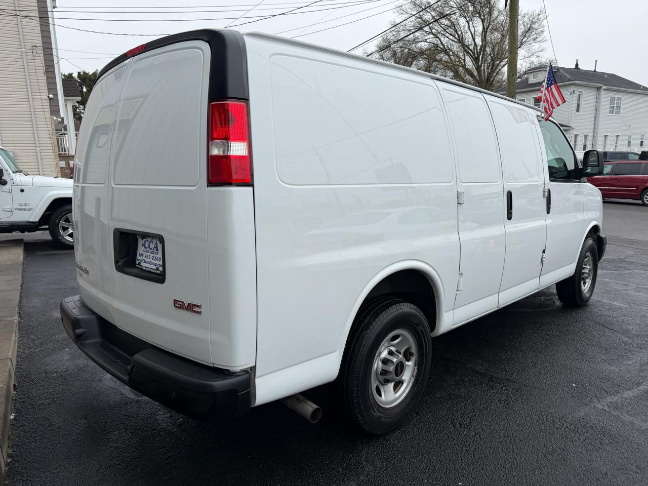 GMC Savana Cargo Van 2500 135" WB 2022