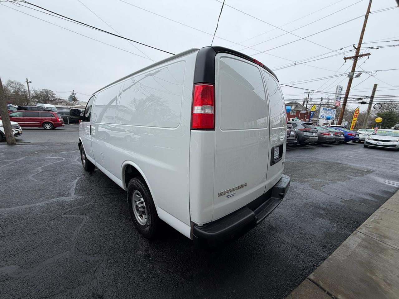 GMC Savana Cargo Van 2500 135" WB 2022
