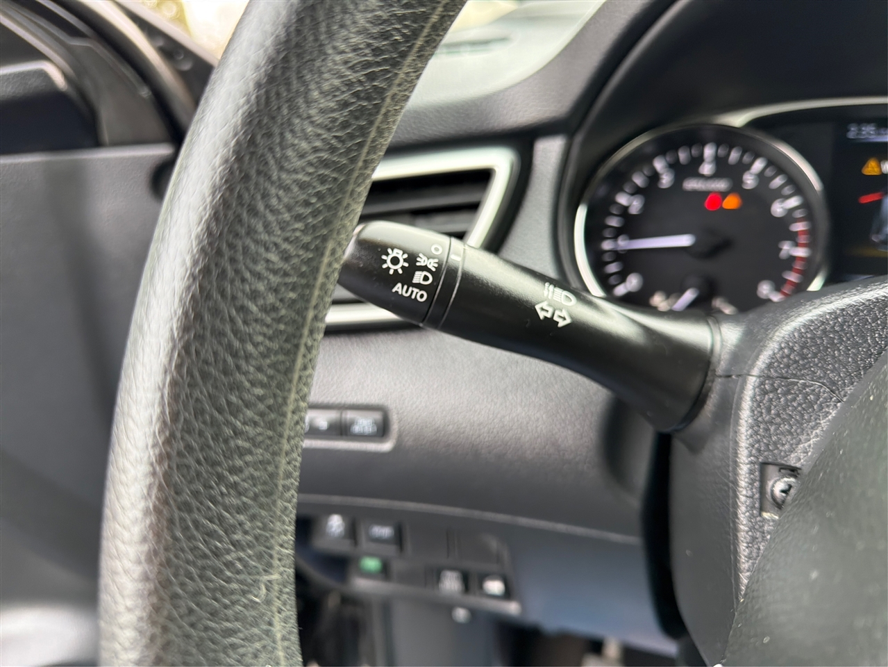 Nissan Rogue AWD 4dr SV 2016