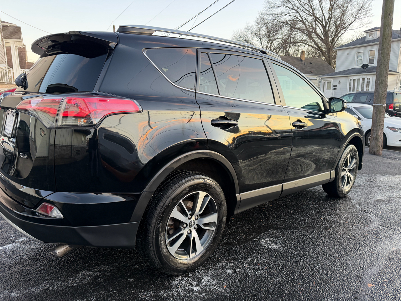 Toyota RAV4 XLE 2018