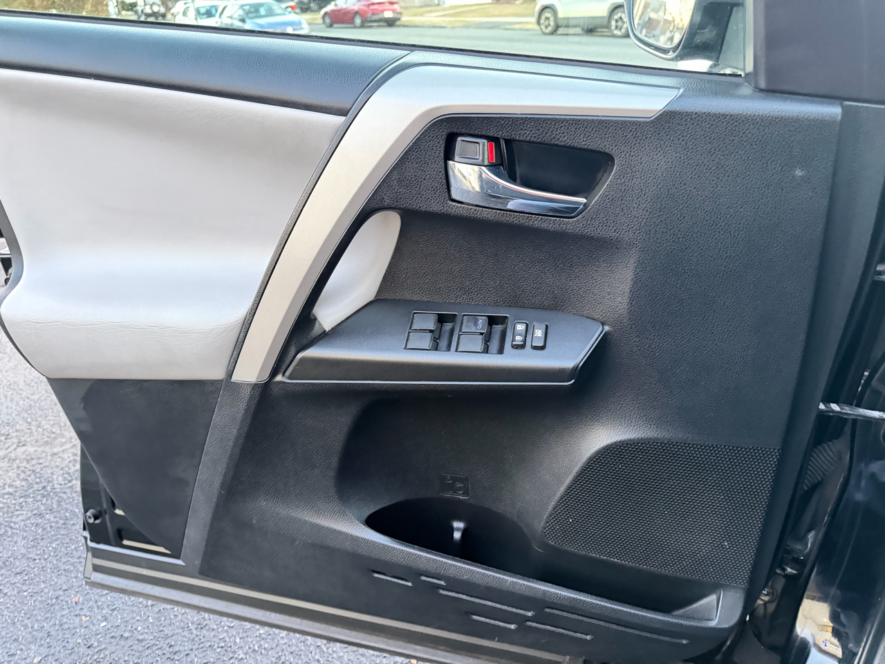 Toyota RAV4 XLE 2018