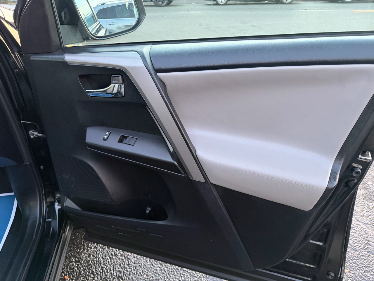 Toyota RAV4 XLE 2018