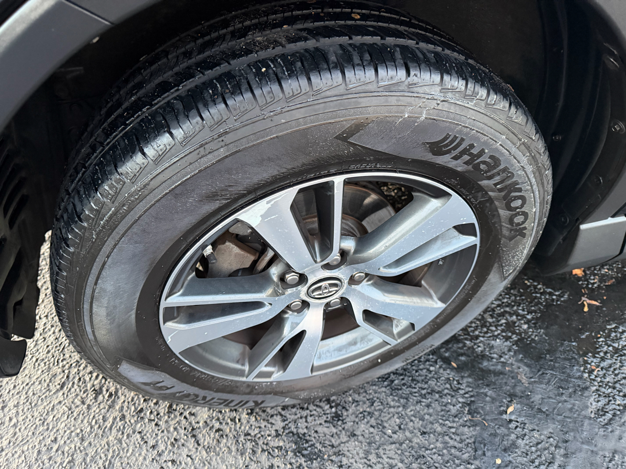 Toyota RAV4 XLE 2018