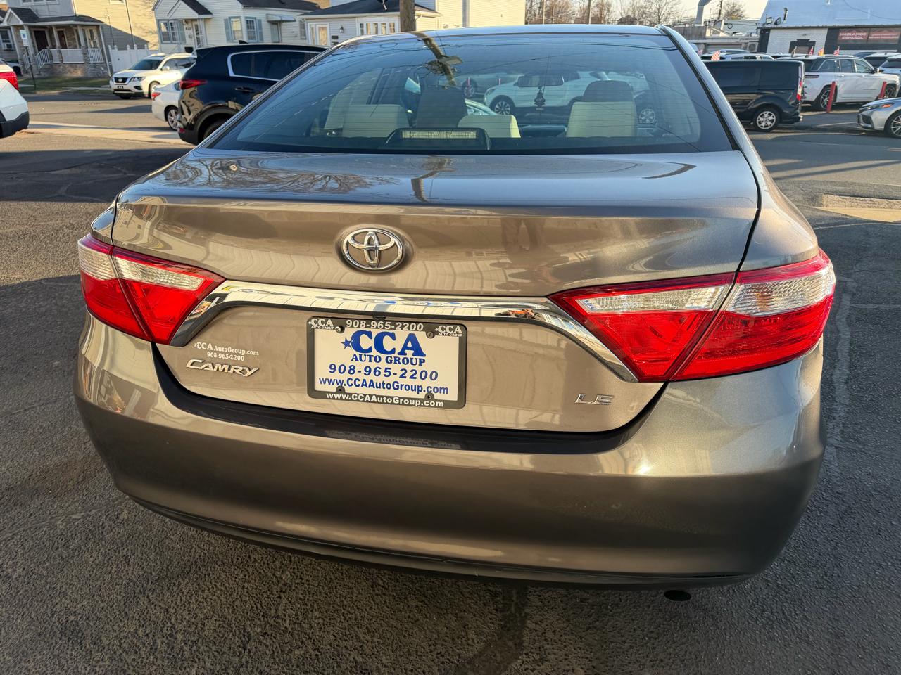 Toyota Camry LE Auto (Natl) 2017