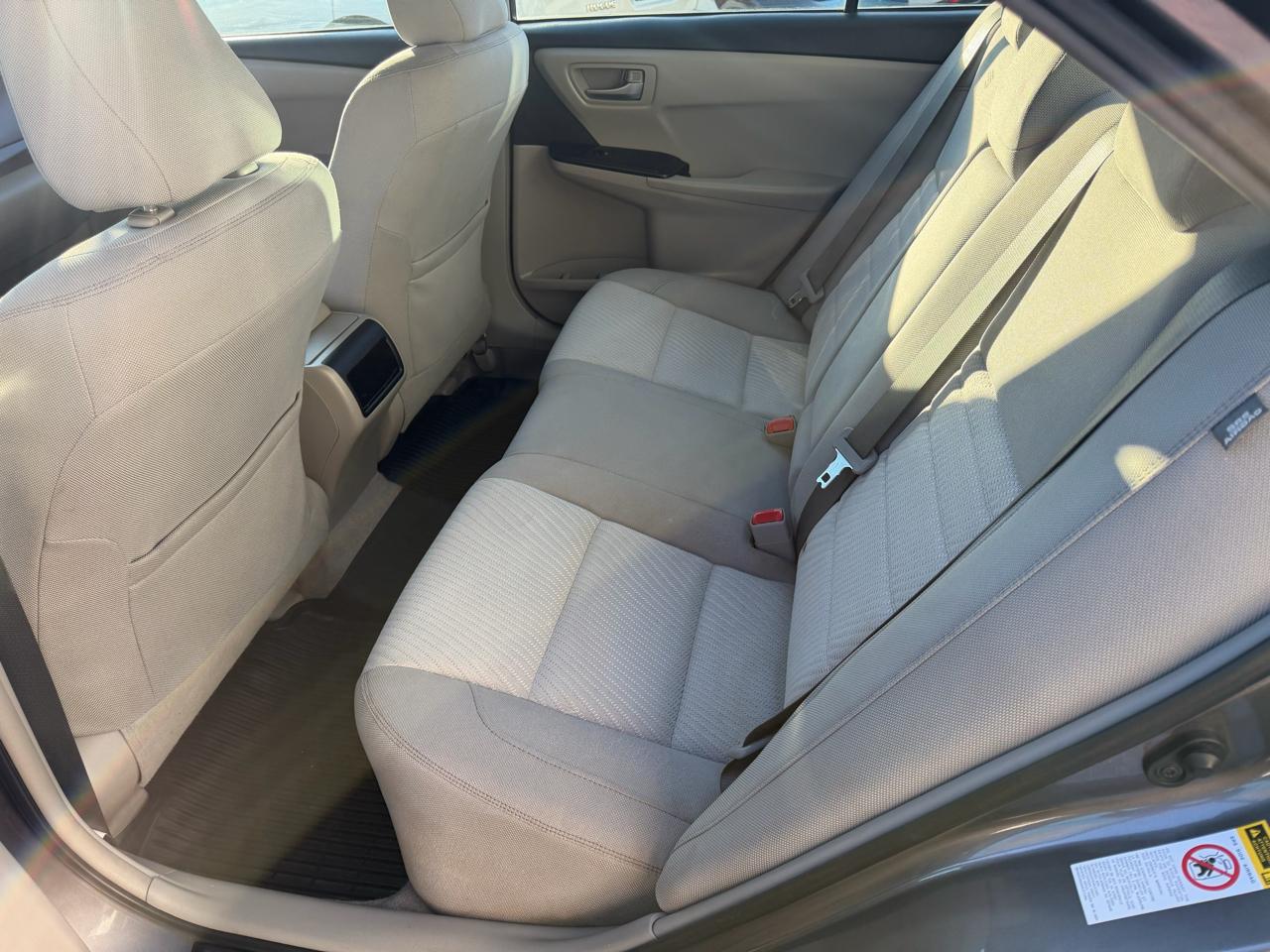 Toyota Camry LE Auto (Natl) 2017