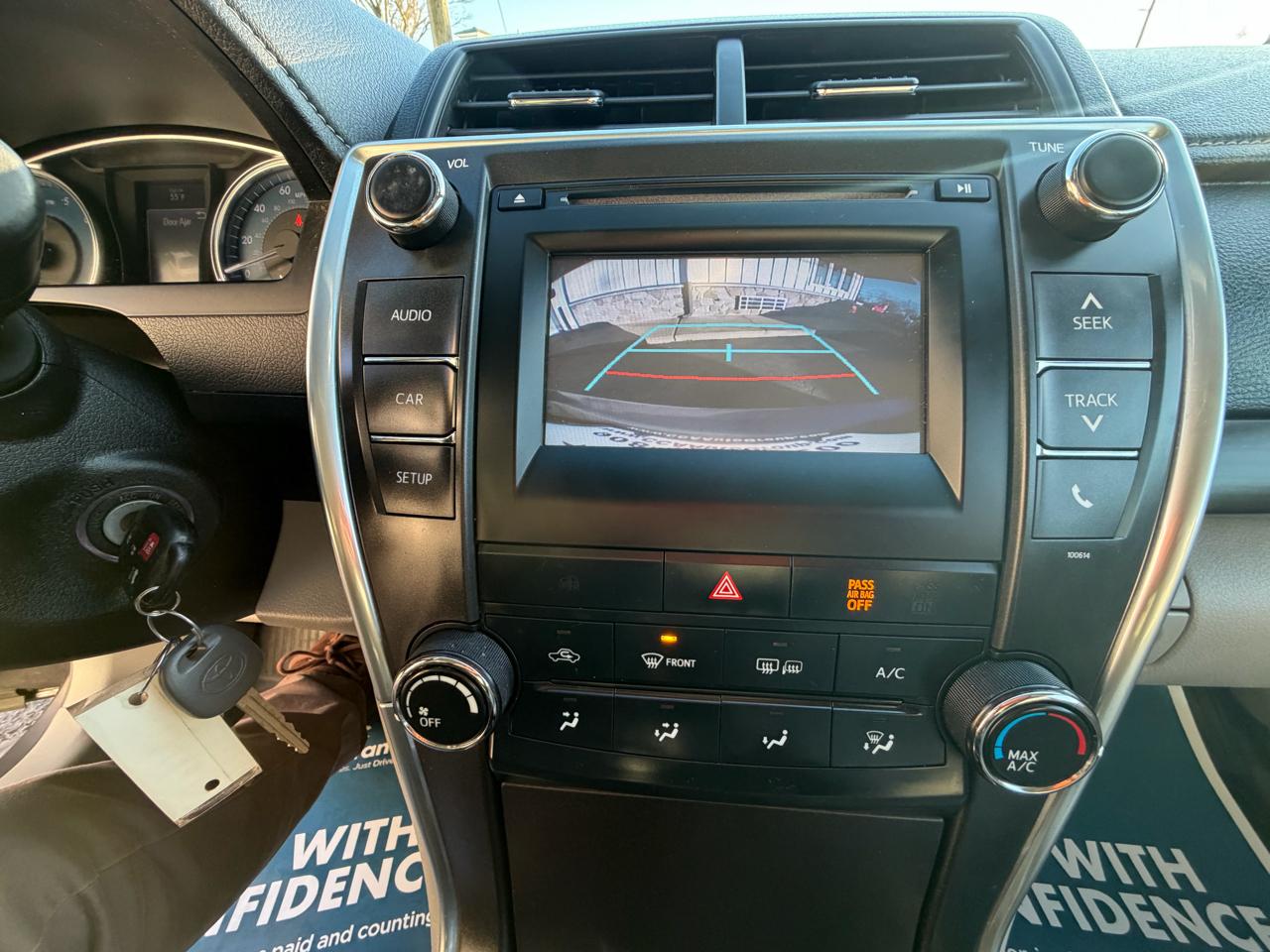 Toyota Camry LE Auto (Natl) 2017