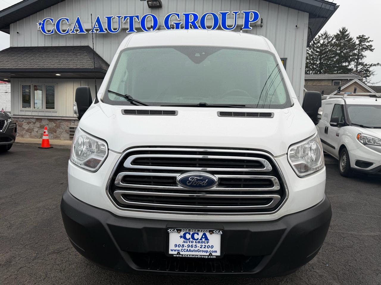 Ford Transit Van T-250 148" Med Rf 9000 GVWR Sliding RH Dr 2019