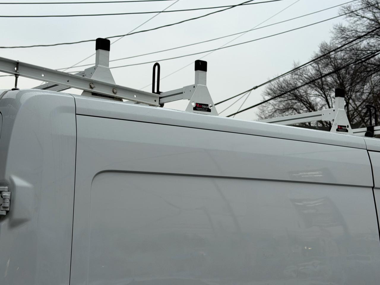 Ford Transit Van T-250 148" Med Rf 9000 GVWR Sliding RH Dr 2019