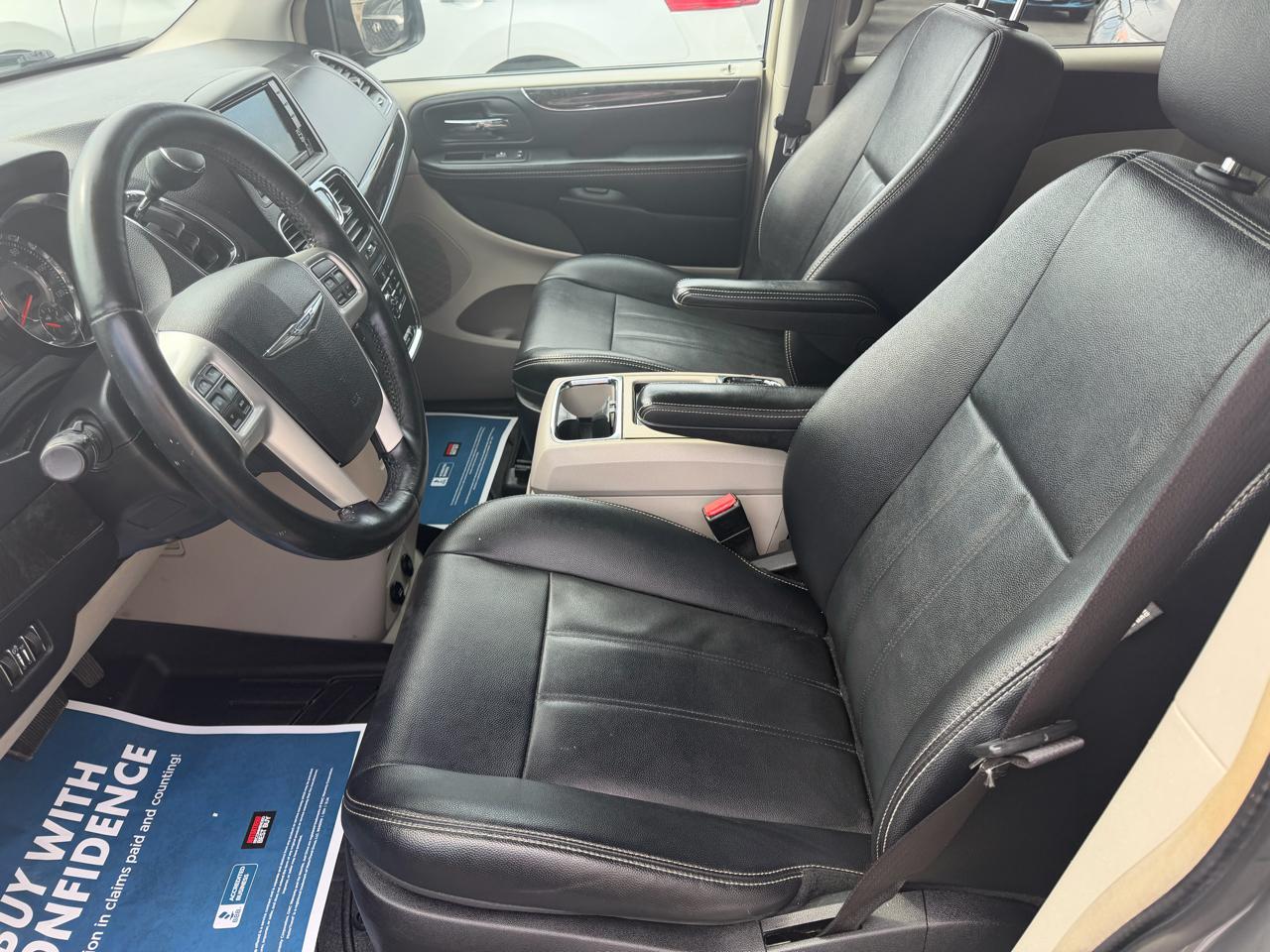 Chrysler Town & Country 4dr Wgn Touring 2016