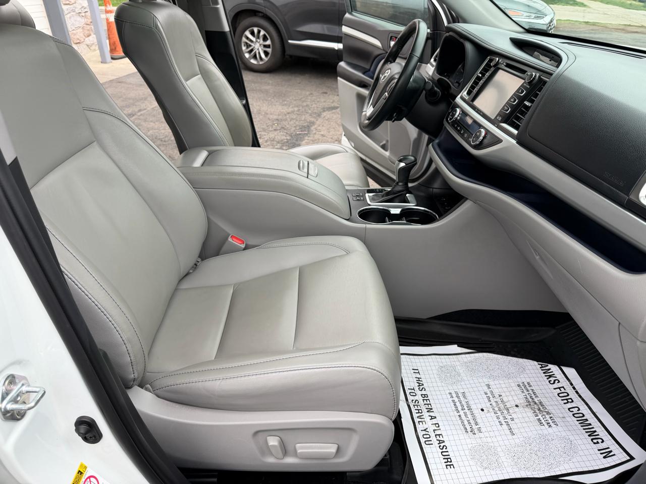 Toyota Highlander XLE V6 AWD (Natl) 2019