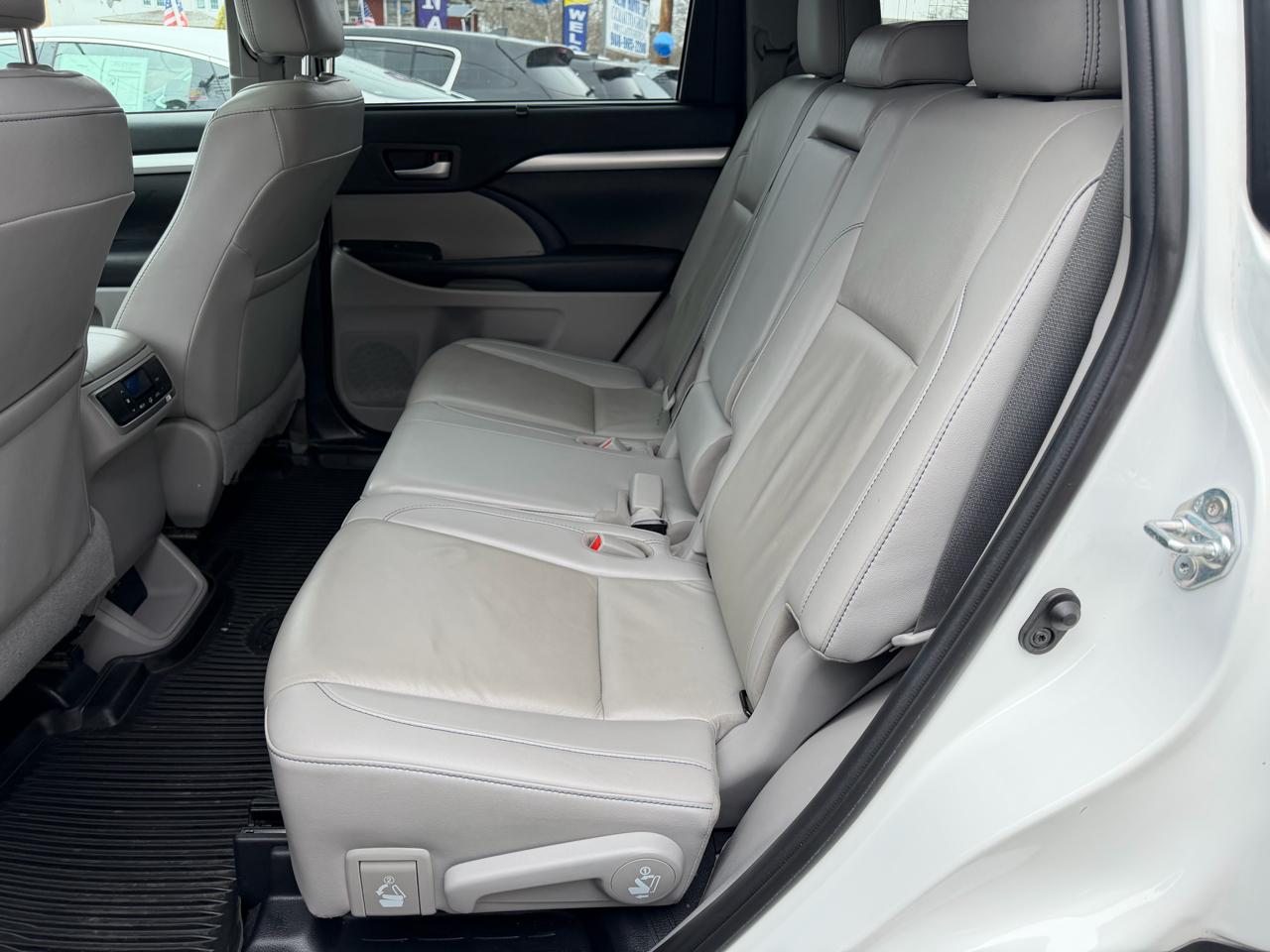 Toyota Highlander XLE V6 AWD (Natl) 2019