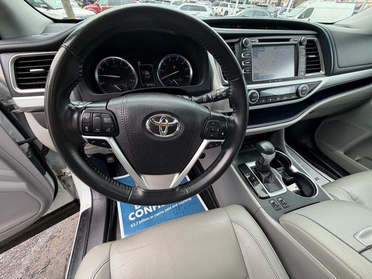 Toyota Highlander XLE V6 AWD (Natl) 2019
