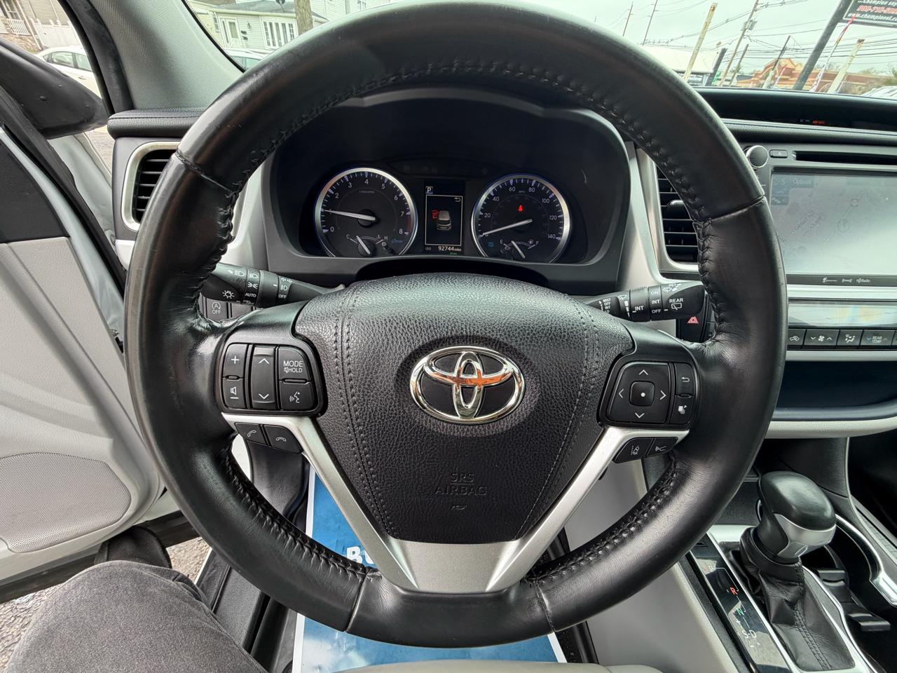 Toyota Highlander XLE V6 AWD (Natl) 2019