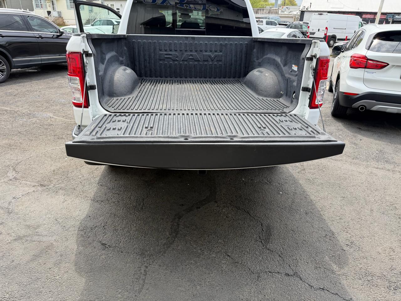 RAM 1500 Big Horn/Lone Star 4x4 Crew Cab 5'7" Box 2019