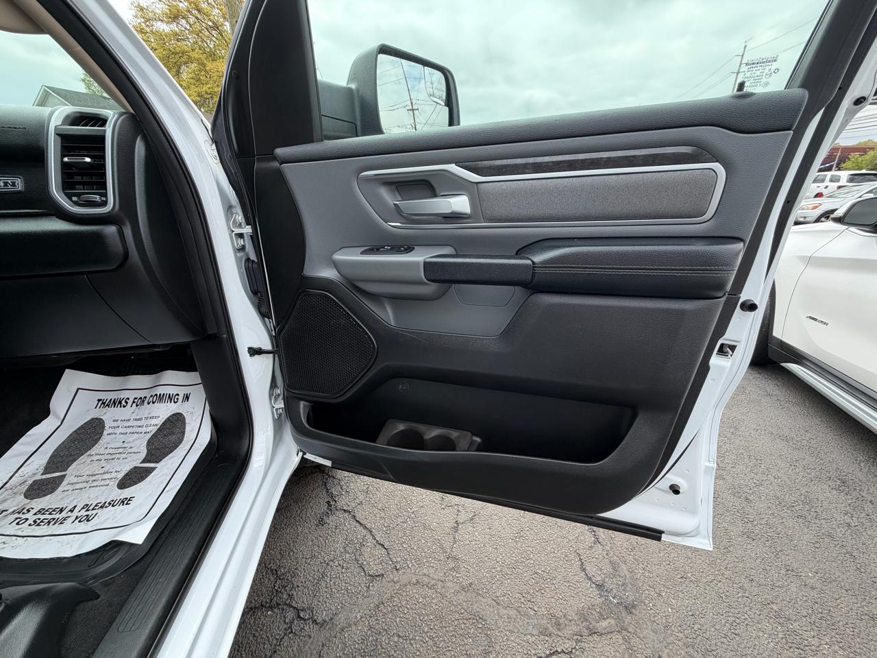 RAM 1500 Big Horn/Lone Star 4x4 Crew Cab 5'7" Box 2019