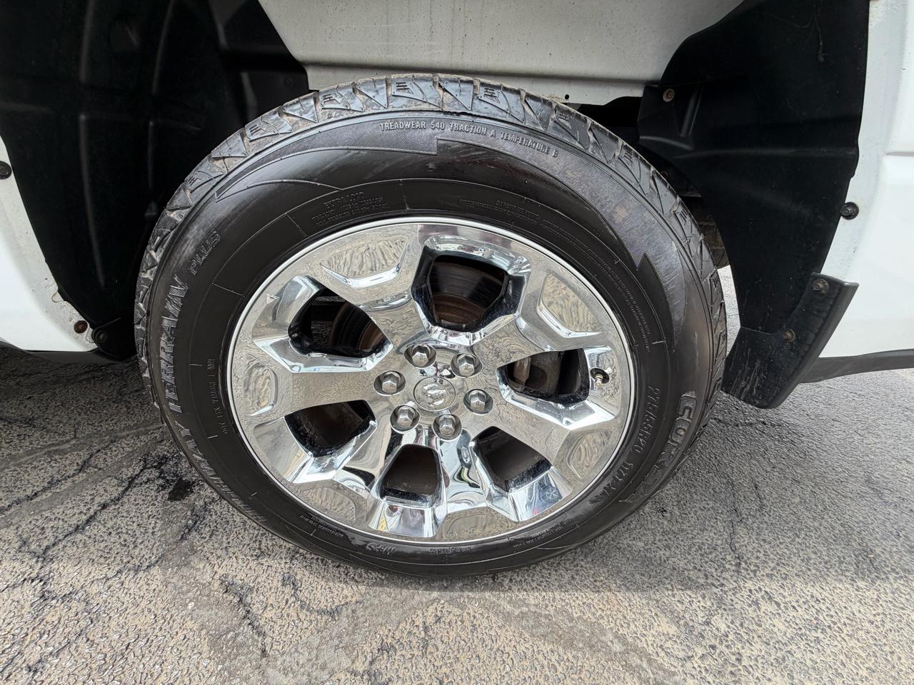 RAM 1500 Big Horn/Lone Star 4x4 Crew Cab 5'7" Box 2019