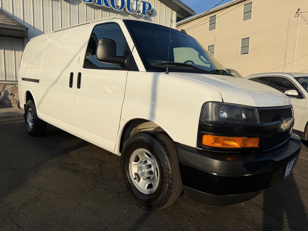 Chevrolet Express Cargo Van RWD 2500 135" 2021