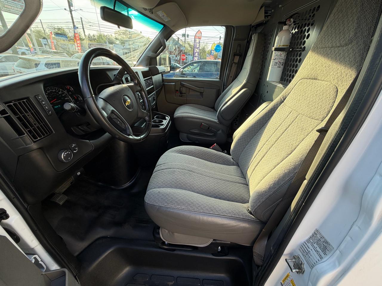 Chevrolet Express Cargo Van RWD 2500 135" 2021