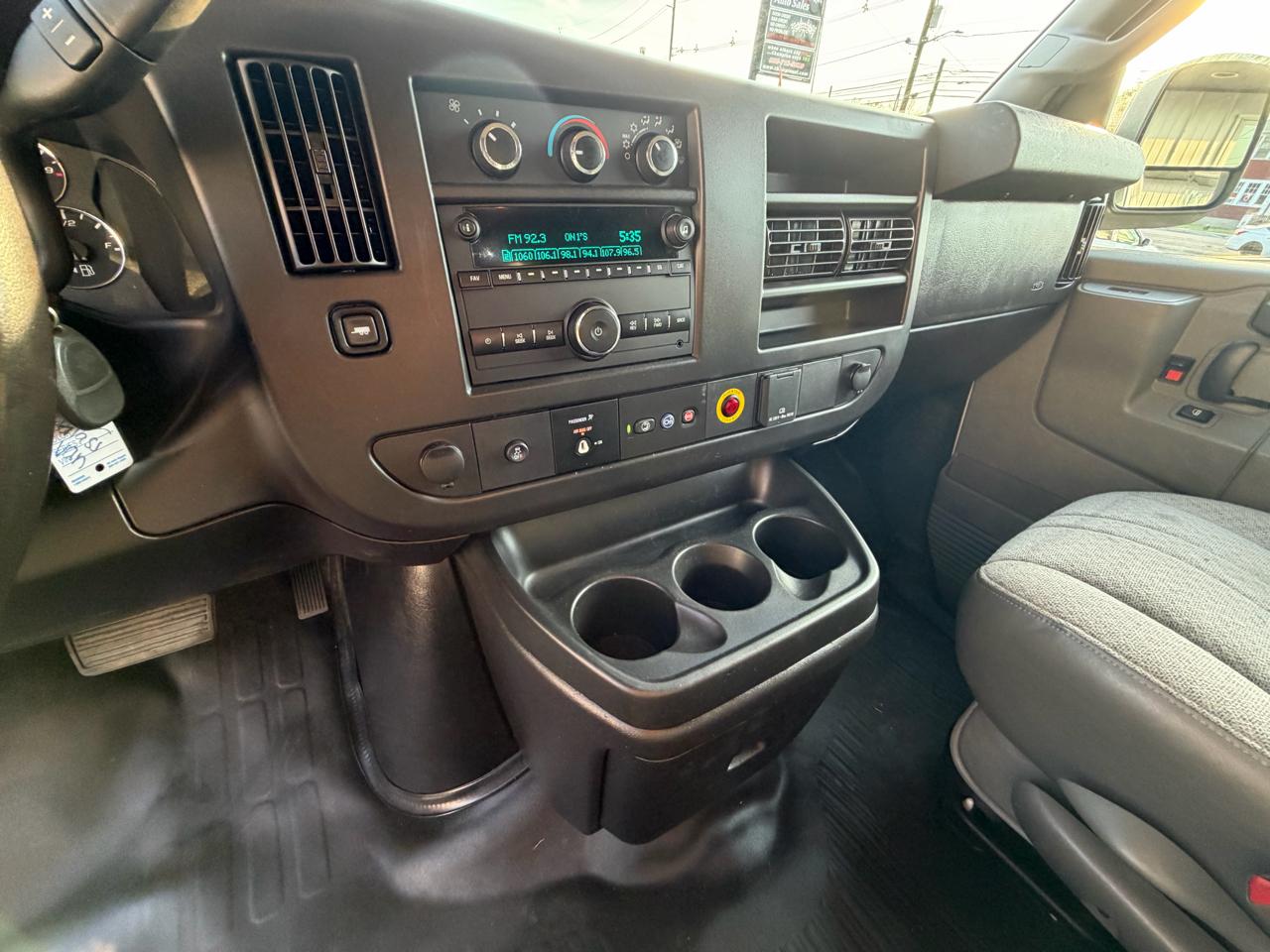 Chevrolet Express Cargo Van RWD 2500 135" 2021