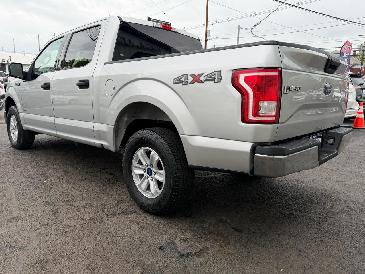 Ford F-150 XLT SuperCrew 5.5-ft. Bed 4WD 2017