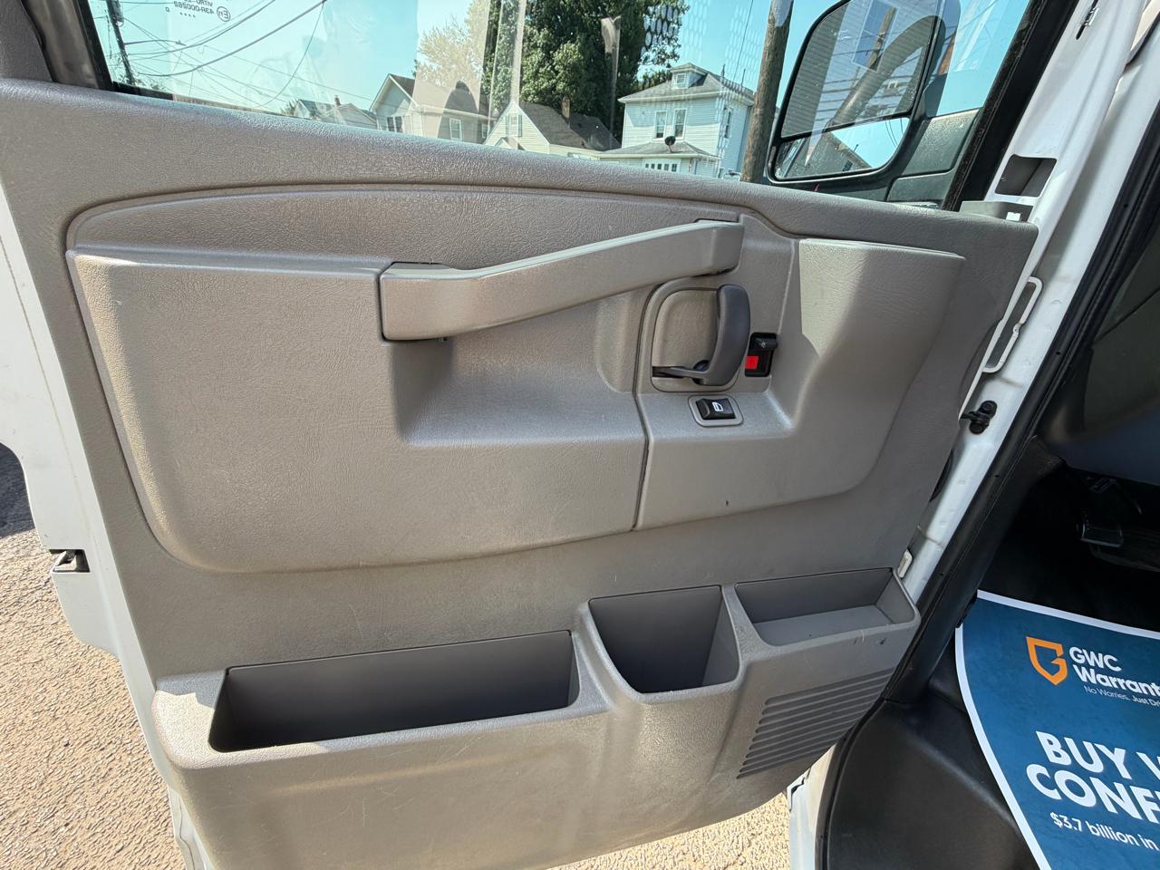Chevrolet Express Cargo Van RWD 2500 135" 2020