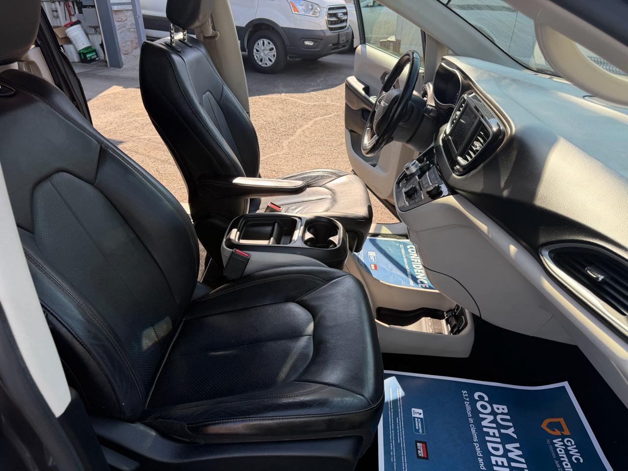 Chrysler Pacifica Touring L FWD 2018