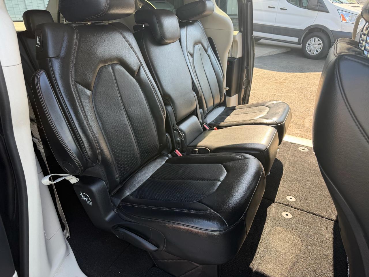 Chrysler Pacifica Touring L FWD 2018