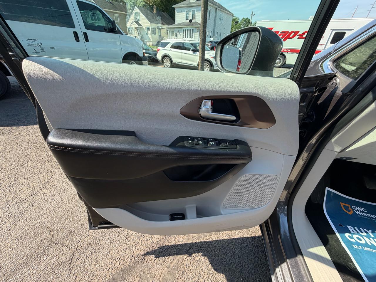 Chrysler Pacifica Touring L FWD 2018